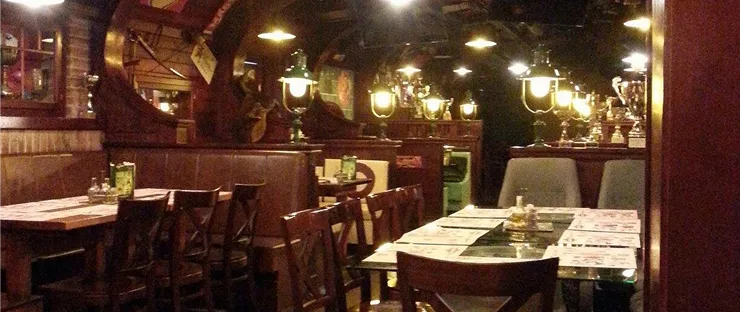 Champs Sport Pub